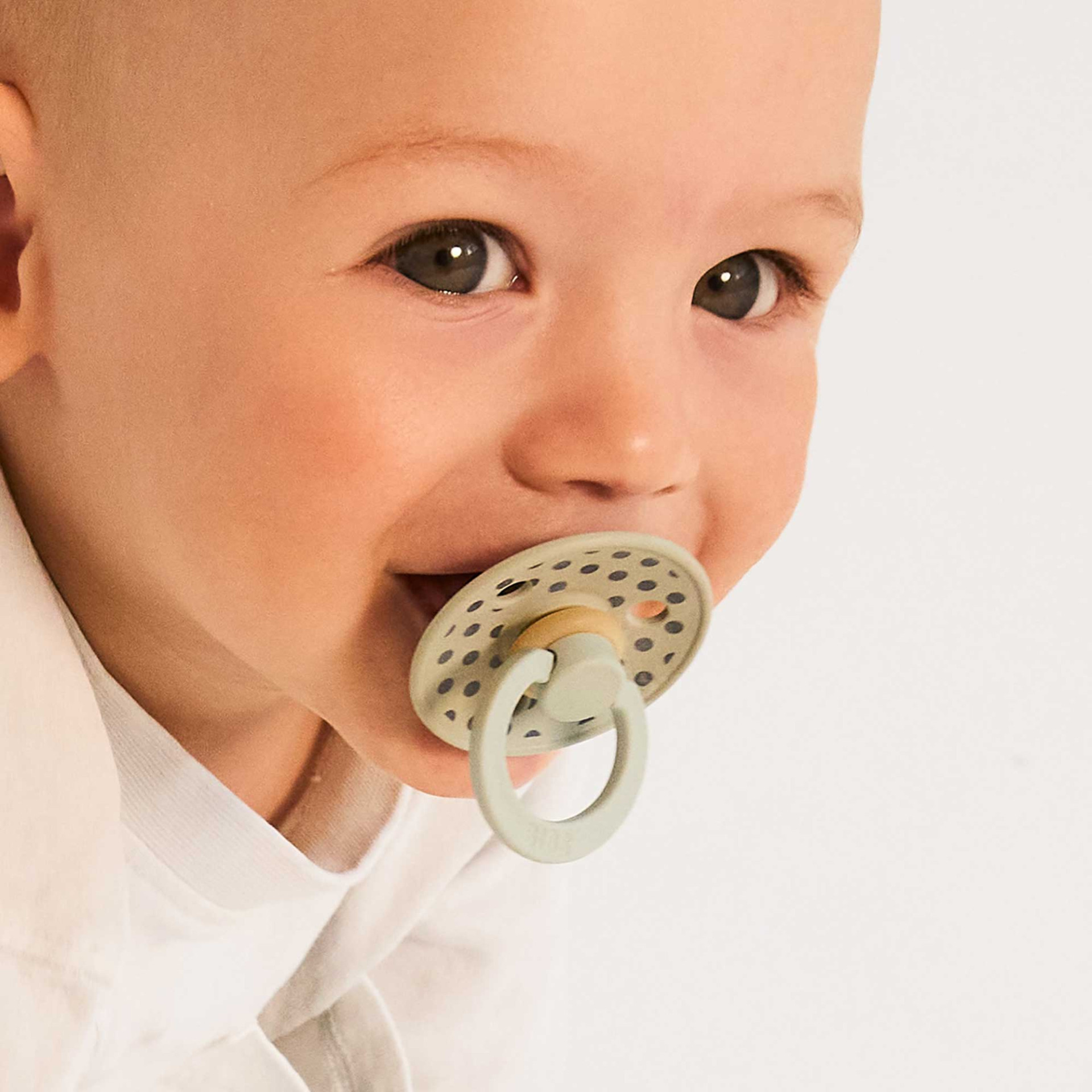 BIBS STUDIO Colour Polka dudlíky z přírodního kaučuku 2ks - vel. 1