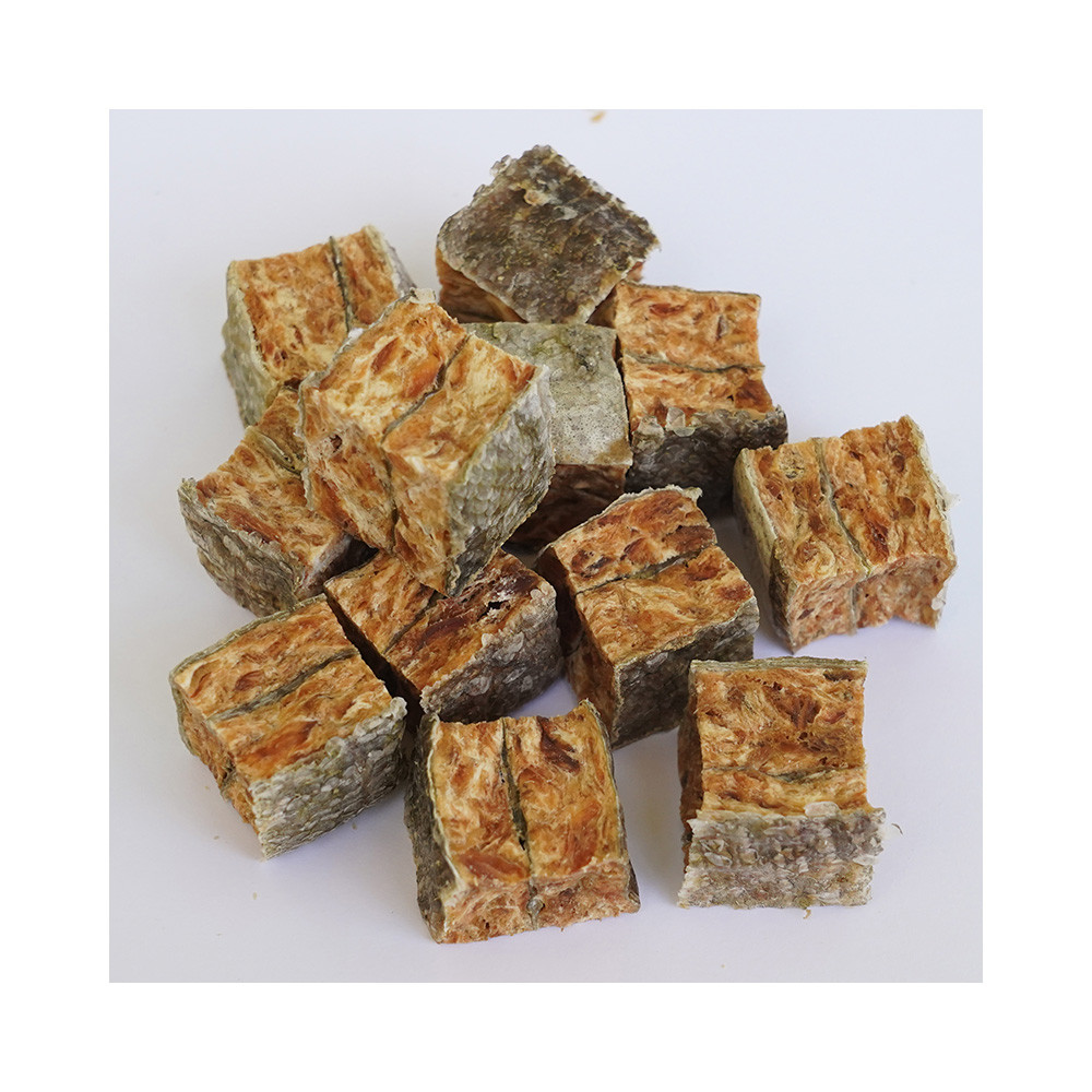 FISH4DOGS Pamlsky pro psy LOVE s lososem - kostky 85 g