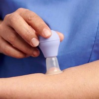 LANSINOH Pumpička na formování bradavek