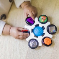 BABY EINSTEIN Hračka senzorická Curiosity Clutch ™ 3m +