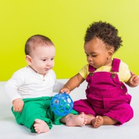 OBALL Hračka Oball RATTLE 10 cm 0m+