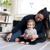 BABY EINSTEIN Hračka míček senzorický Slide & Swirl™ 0m+