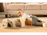 TINY LOVE Knížka pro nejmenší Garden of Adventures