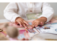 LITTLE DUTCH Knížka se samolepkami Dům Rosa