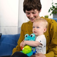 BABY EINSTEIN Hračka aktivní na C kroužku želva Neptune’s Sensory Sidekick™ 0m+