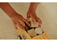 LITTLE DUTCH Náklaďák se sklápěčkou dřevěný