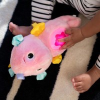 BABY EINSTEIN Hračka uklidňující se senzorem pláče mořský koník Sea Dreams Seahorse™ 0m+