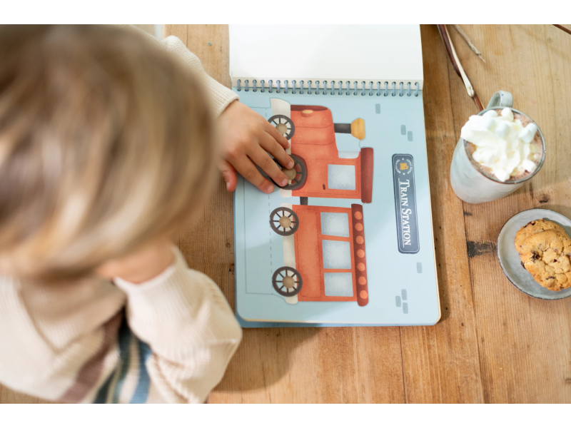 LITTLE DUTCH Kniha s vystřihovacími auty Jim