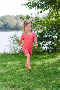 LITTLE ANGEL Kraťasy tenké TISK Outlast® - jahodová kytičky