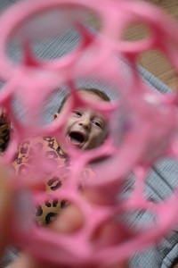 OBALL Hračka Oball RATTLE 10 cm 0m+