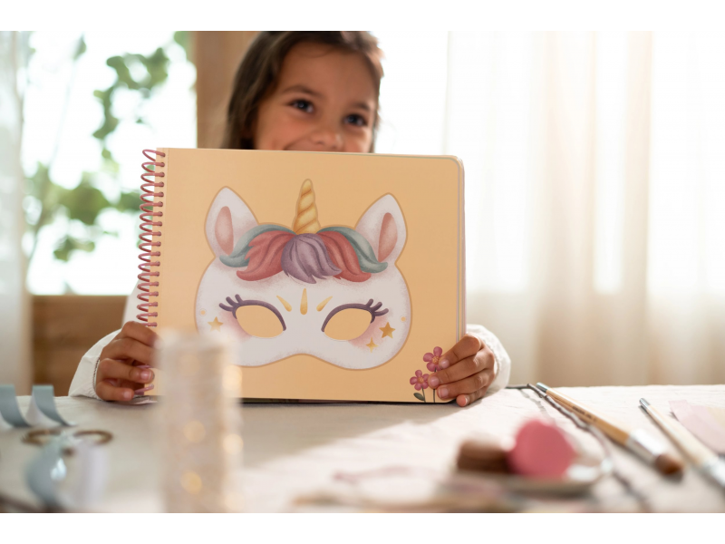 LITTLE DUTCH Kniha s vystřihovacími maskami Rosa