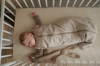 LODGER Spací pytel s rukávy Matcha