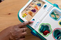 BABY EINSTEIN Košík nákupní Magic Touch HAPE 9m+