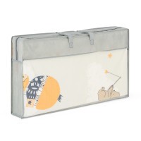 PETITE&MARS Podložka na hraní skládací Campy 197 × 147 cm