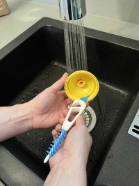 ZDRAVÁ LÁHEV Kartáč na víčka a zátky malý