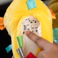 BABY EINSTEIN Hračka uklidňující se senzorem pláče mořský koník Sea Dreams Seahorse™ 0m+