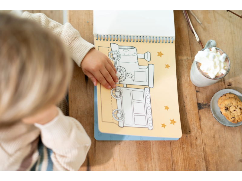 LITTLE DUTCH Kniha s vystřihovacími auty Jim