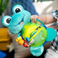 BABY EINSTEIN Hračka aktivní na C kroužku želva Neptune’s Sensory Sidekick™ 0m+