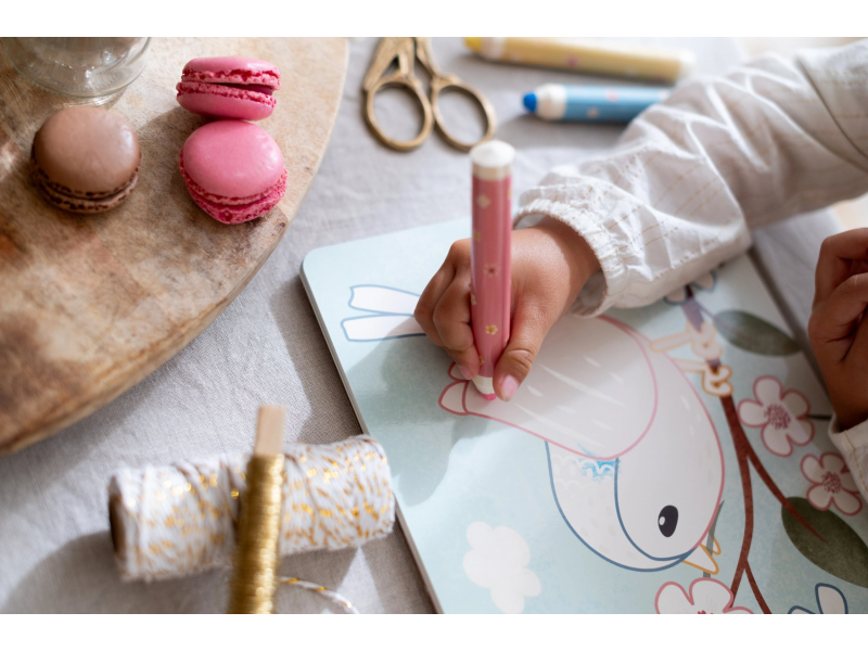 LITTLE DUTCH Omalovánky s pastelkami Zahrada Rosa